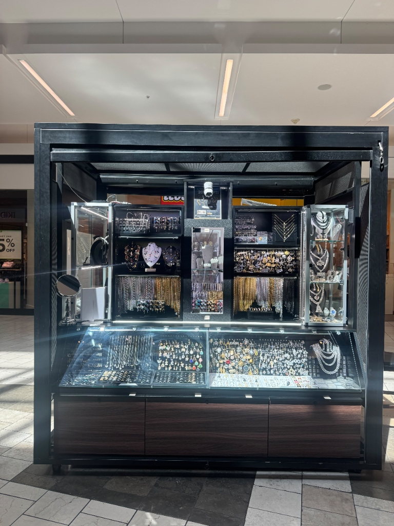 Luxury Jewelers Topanga Mall photo 1